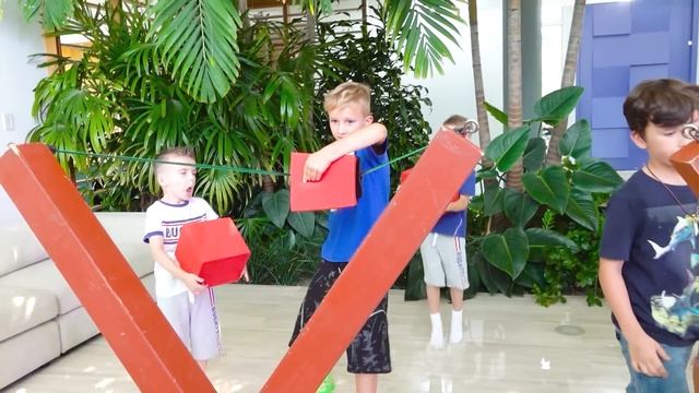 Niki comemora seu aniversário de 7 anos com amigos смотреть онлайн