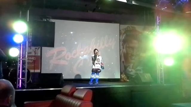 Трус не играет в хоккей. Песня в моем исполнении на сцене 15.02.2015. Артур Хали.