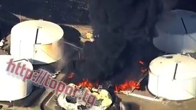 Ну конечно же, обязательно надо дорогу полить, чтоб пожаные машины не пылили, когда подъедут!