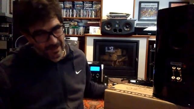 Llega Papa Noel: Marantz PM7000N y JBL HDI 1600 смотреть онлайн