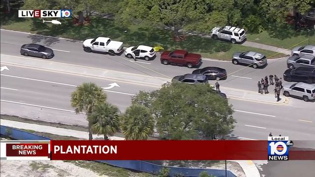 Police respond to fatal shooting in Broward смотреть онлайн