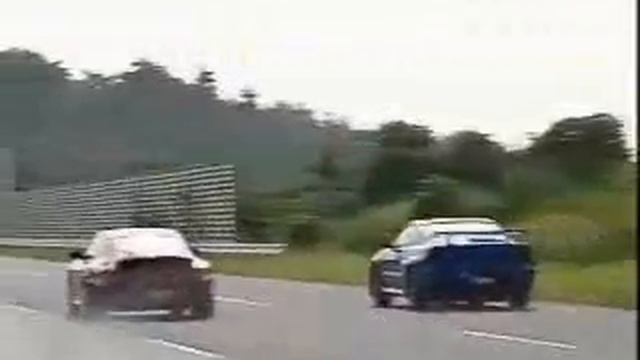 Nissan Skyline GTR 34 vs Porsche 911 Turbo смотреть онлайн