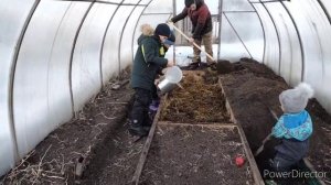 Про навоз и тёплые грядки в теплице