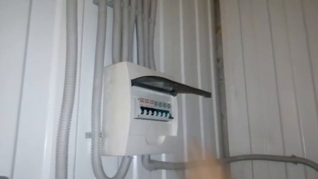 установка крышки коробки автоматов , заключительная смотреть онлайн