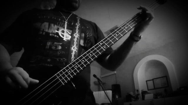 “Mary on a Cross” by Ghost, bass cover смотреть онлайн