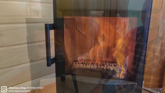 Невероятное горение в печи Wiking Mini в дачном доме смотреть онлайн