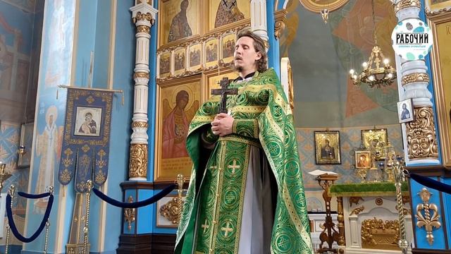 Вход Господень в Иерусалим - Литургия в Введенском храме смотреть онлайн