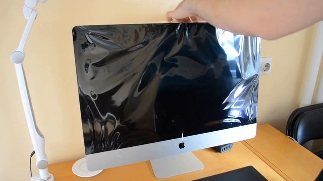 iMac 2020 (8 core Intel i7) Unboxing, Setup & RAM Upgrade смотреть онлайн