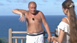 Танец Коляна рукой (M-O-O-N Paris)