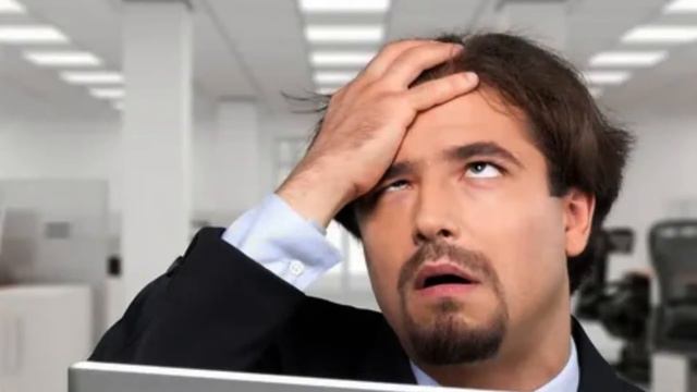Унижают прилюдно! Жалкий и унизительный человек! Поляки в ярости смотреть онлайн