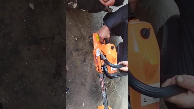 Бензопила Спец БП-3816 первый запуск, без смазки цепи смотреть онлайн