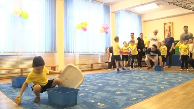 Спортивный праздник в старшей группе ДО к 23 февраля (1080p) смотреть онлайн