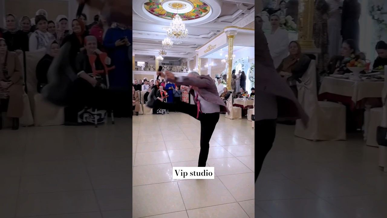 Мужик просто разрывает танец ему равных нет на свадьбе #shorts смотреть онлайн