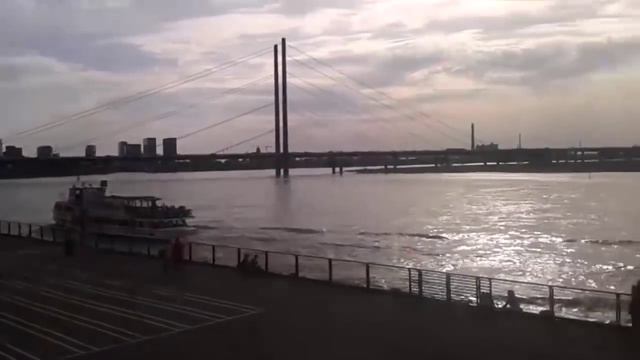 Германия Дюссельдорф Рейнская Набережная (Düsseldorfer Rheinpromenade) смотреть онлайн