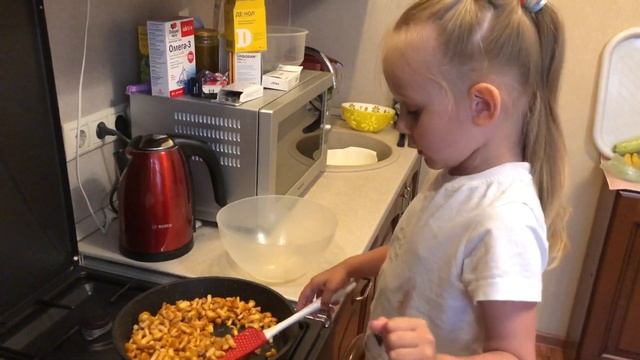 Кулинарный блог Леры. Жарим лисички с картошкой