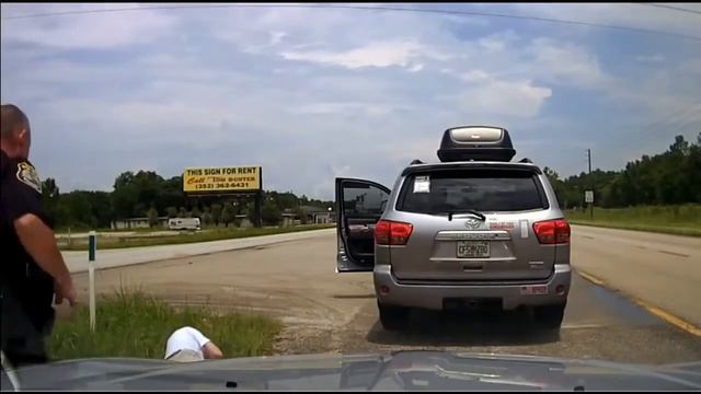 Стреляющий электрошокер пистолет в действии Видео смотреть онлайн