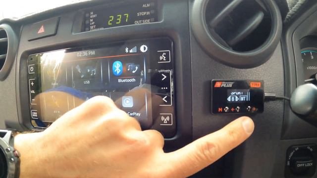 DIRECTION PLUS THROTTLE CONTROLER INSTALL & 100m acceleration test on a Landcruiser 79 series смотреть онлайн