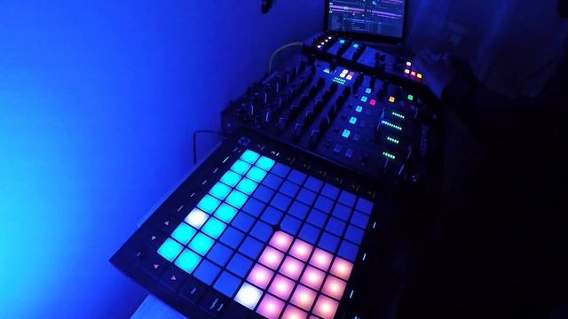allen heath xone px5 + xone k2+ableton live+Novation launchpad pro#techno set may 2023 смотреть онлайн