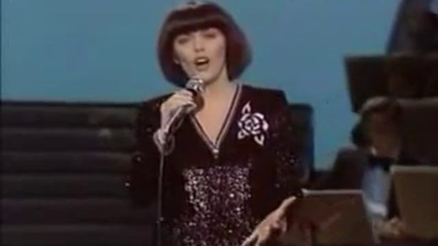 Mireille Mathieu - Une Femme amoureuse смотреть онлайн
