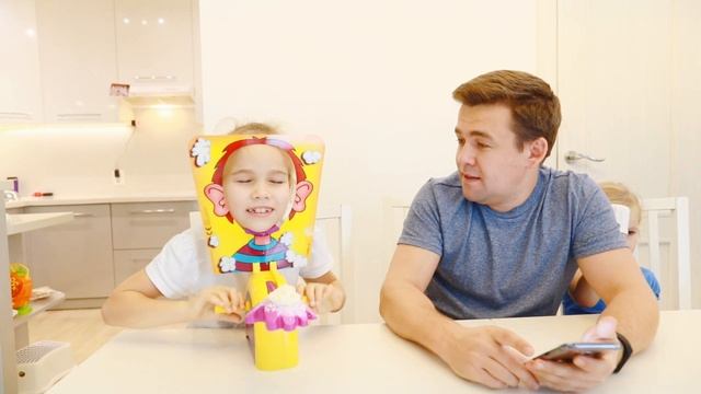 Пирог в лицо