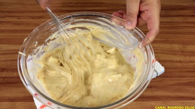 Você vai amar o gosto e cheiro dessa Torta de Maçã. Super rápida de ser feita! смотреть онлайн