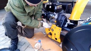 Замена масла в двигателе снегоуборщика
