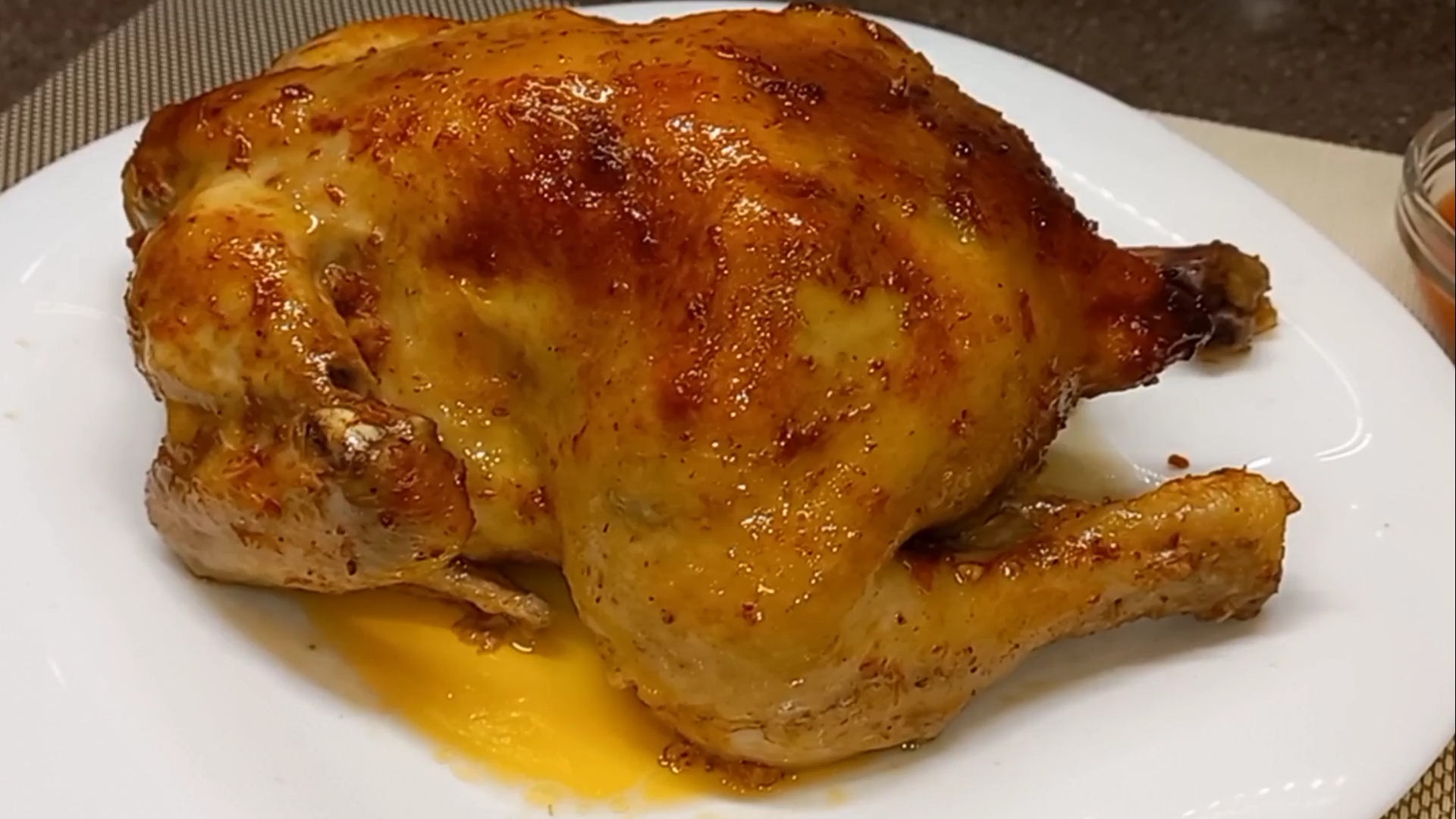 СОЧНАЯ КУРИЦА с Хрустящей румяной корочкой запеченая в духовке смотреть онлайн
