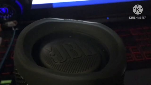 Gimme the loot bass boosted jbl flip 5 LFM vol=100% смотреть онлайн
