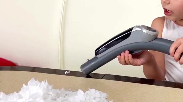 Как сделать снежинку из бумаги. Миллион снежинок за 5 минут! смотреть онлайн