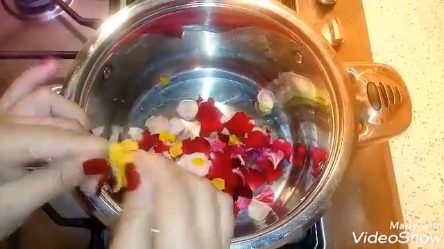 Приготовления розовой воды из лепестков садовых роз смотреть онлайн