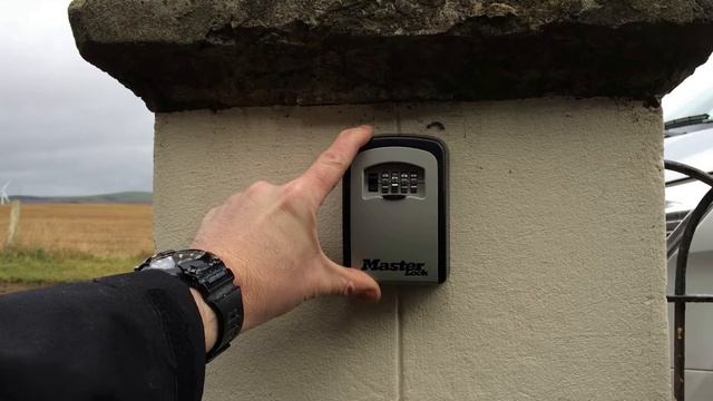 How To Fit A Key Safe Box | MASTERLOCK смотреть онлайн