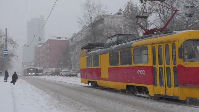 Трамвай Tatra T-3 номер 0222 по заснеженной Москве смотреть онлайн
