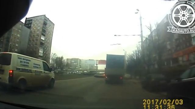 Когда плохо закрепил груз. Калининград. Московский пр-т. 03 февраля 2017 года смотреть онлайн