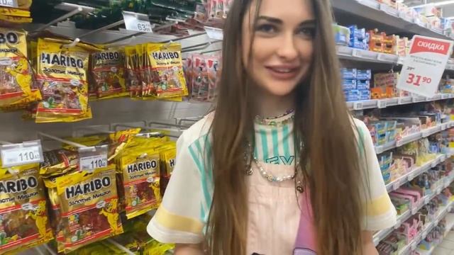 Аринян скупила весь Ашан на свой День Рождения смотреть онлайн