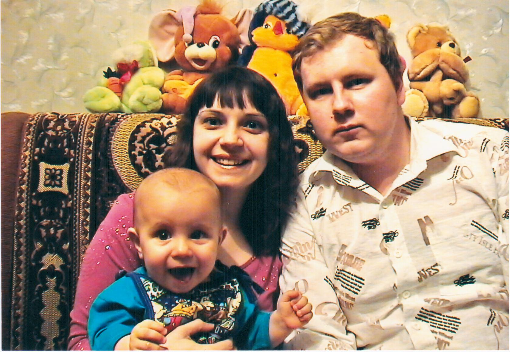 Никита дома, принимает ванну, слушает музыку - 20.09.2004