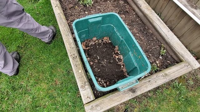 5 Minute Compost Bin - Composting for Beginners смотреть онлайн