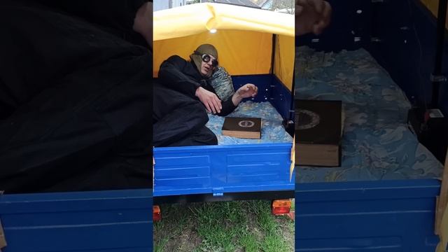 Живу в мотороллере! Жена выгнала из дома, когда узнала его стоимость! смотреть онлайн