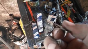 КАК ЗАМЕНИТЬ ТОПЛИВНЫЕ ФОРСУНКИ И ОБРАТНЫЙ КЛАПАН НА ФОРД ФИЕСТА