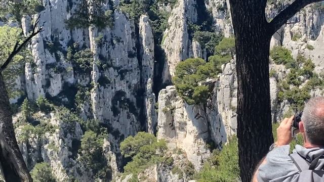 TRAVEL VLOG | Parc National des Calanques in Cassis - hiking & beautiful cliffs смотреть онлайн