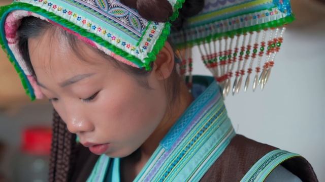 Chinese Country Girl, Making Chinese Food From Loquat Fruit｜金灿灿的枇杷又大又甜，有人摘来直接吃，我摘回来做菜【野小妹 Wild Girl