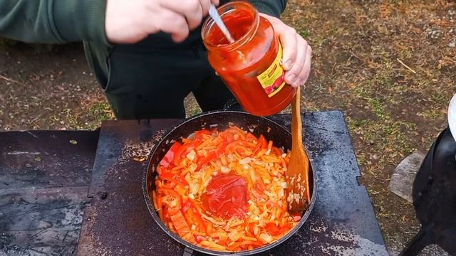 НАСТОЯЩИЙ БОРЩ / ИДЕАЛЬНЫЙ БОРЩ В КАЗАНЕ НА ОГНЕ. ENG SUB смотреть онлайн