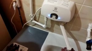 Проточный водонагреватель 3.5квт "ЭлектроЛюкс"