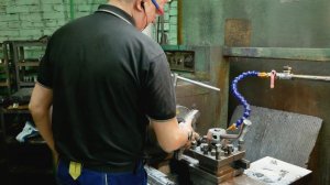 Поворотная заглушка на производстве #ОНИКС На токарном станке делаем глухую часть обтюратора