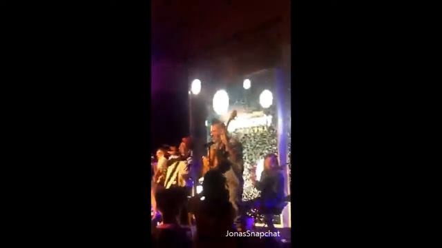 camilla.belle & varietyofficial Snapchat - DNCE @ Variety!! смотреть онлайн