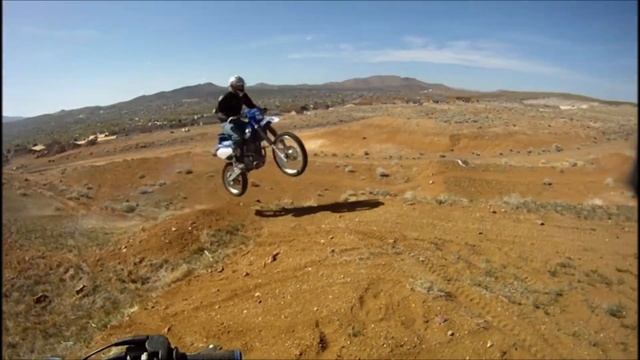 2006 Yamaha TTR 250 jumping смотреть онлайн