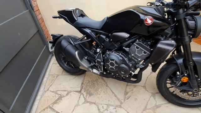Leo Vince LV-10 Full Black on Honda CB1000R Black Edition 2022 смотреть онлайн