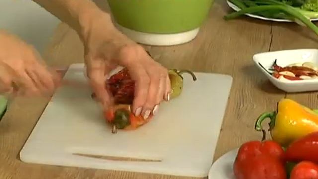 Что Есть. Салат с запеченными перцами смотреть онлайн