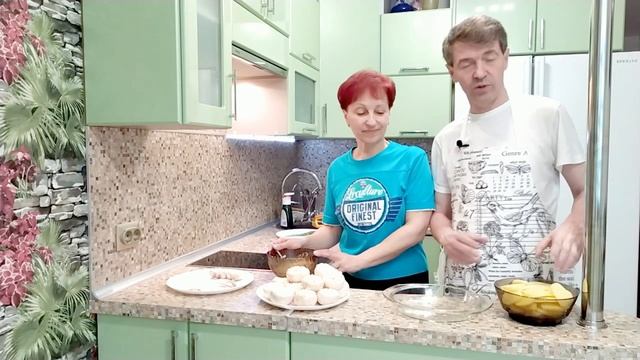 Трехэтажный аэрогриль! Сразу три блюда в одной посудине! Мясо, картошка и фаршированные шампиньоны! смотреть онлайн