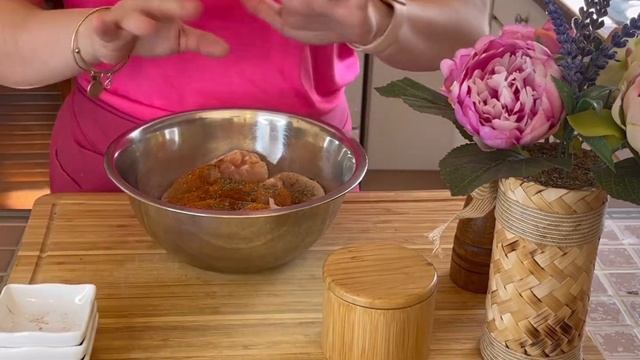 Greek Yogurt Chicken- Best marinade for a juicy chicken breast- The Lazy Girls Kitchen смотреть онлайн