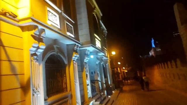 Самое сердце города Баку! Центр Баку! Ночная прогулка по Крепости! смотреть онлайн
